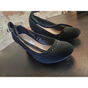 Me Too Women Wedge Black Heels Ankle Strap US 6.5 Closed Toe Low Heel F